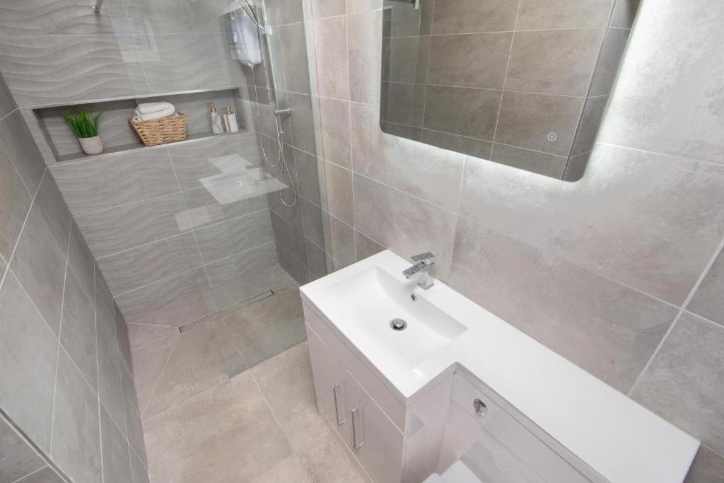 Luxurious Apartments - In Cardiff Exterior photo